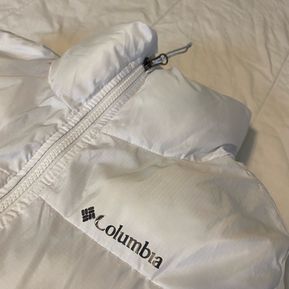 Columbia White Puffer Jacket - Picture 8 of 9